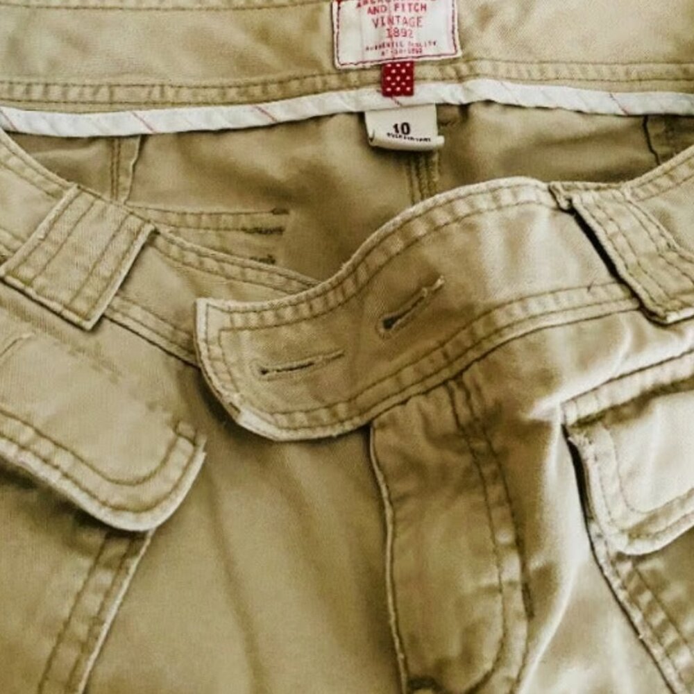 Abercrombie and Fitch Vintage 1892 Womens s10 cropped khakis